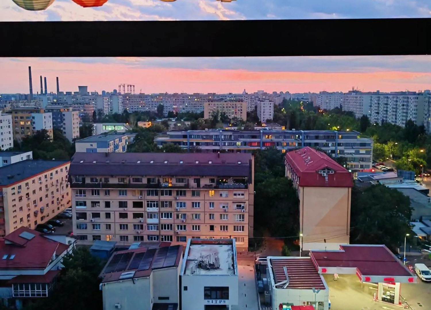 Sunset Bucharest 84 Daire