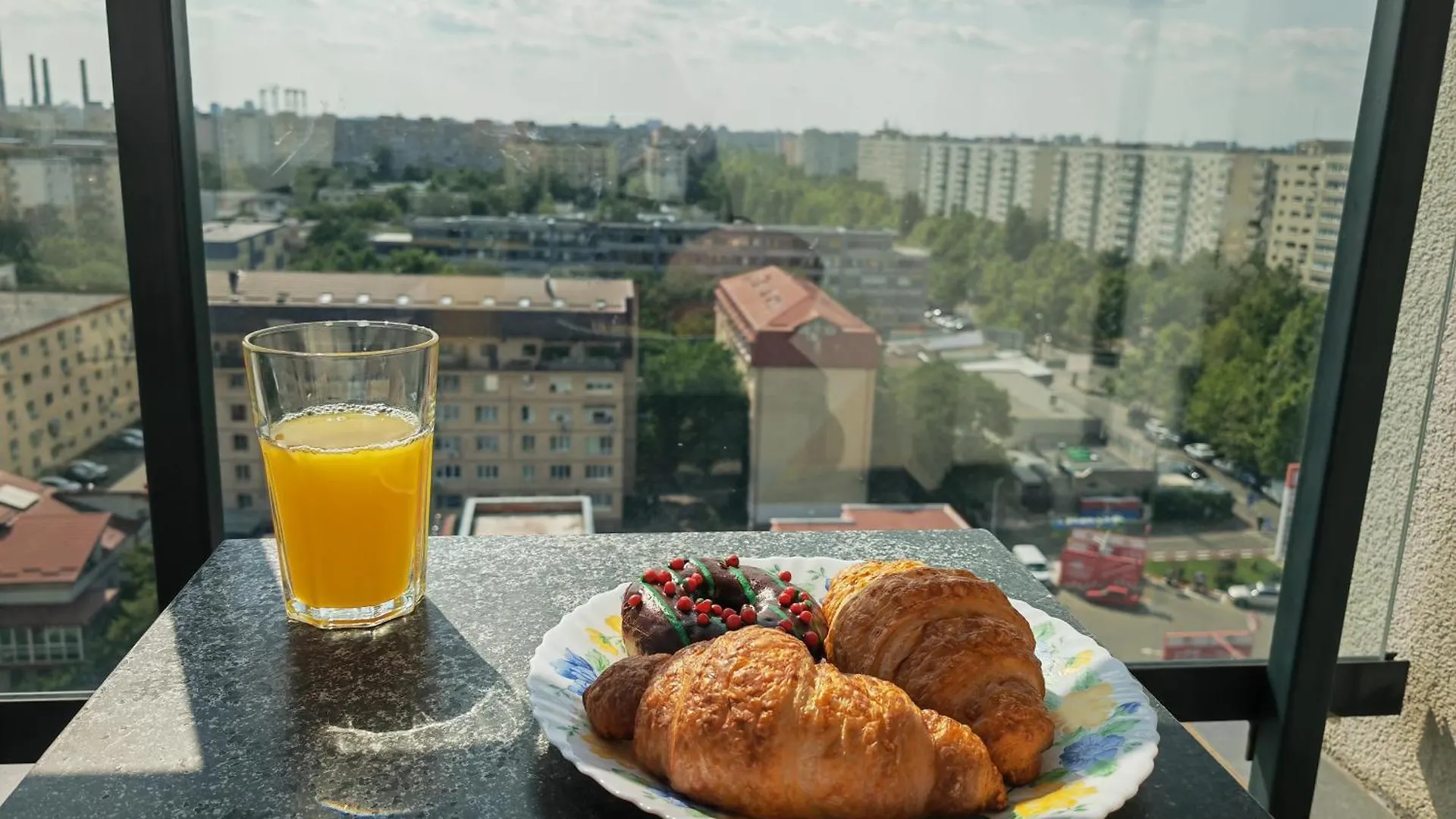 Sunset Bucharest 84 Apartment 0*,  Romania